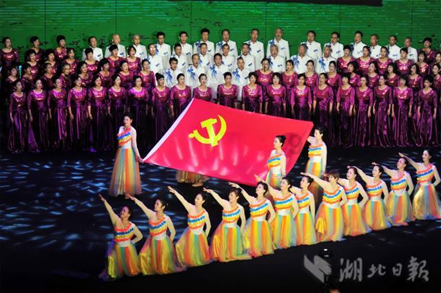 危险！武汉大学生做暑期工因热射病死亡，谁该为学生的死负责？